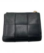 BOTTEGA VENETAボッテガベネタ）の古着「カセット スモール 2つ折り ウォレット」｜ブラック