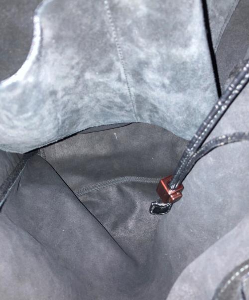 GUCCI（グッチ）GUCCI (グッチ) スウェードレザーショルダーバッグ ブラックの古着・服飾アイテム