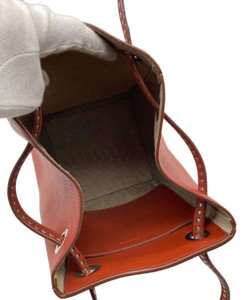 J&M DAVIDSON（ジェイ＆エム デヴィッドソン）J&M DAVIDSON (ジェイ＆エム デヴィッドソン) ツーバイフォー スタッズハンドルバケットバッグ ブラウン サイズ:-の古着・服飾アイテム