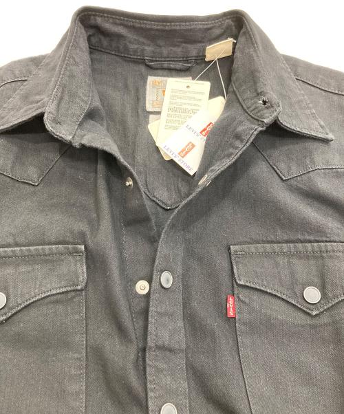 LEVI'S（リーバイス）LEVI'S (リーバイス) BARSTOWウエスタンシャツ　85744-0002 ブラック サイズ:S 未使用品の古着・服飾アイテム