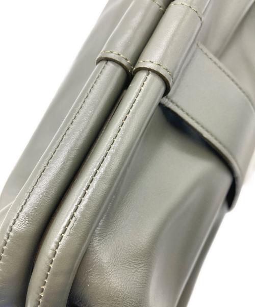 A.D.M.J.（エーディーエムジェイ）A.D.M.J. (エーディーエムジェイ) 口金式ラムレザークロスボディーバッグ カーキの古着・服飾アイテム