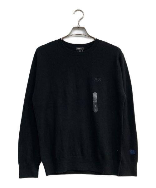 UNIQLO（ユニクロ）UNIQLO (ユニクロ) KAWS (カウズ) カシミヤクルーネックセーター ブラック サイズ:M 未使用品の古着・服飾アイテム