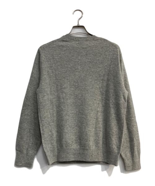 UNIQLO（ユニクロ）UNIQLO (ユニクロ) KAWS (カウズ) カシミヤクルーネックセーター グレー サイズ:M 未使用品の古着・服飾アイテム
