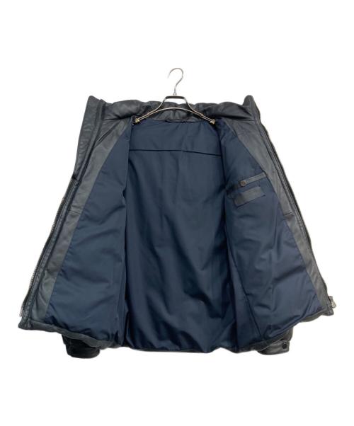 TOMORROW LAND（トゥモローランド）TOMORROW LAND (トゥモローランド) ラクーンファー付きレザーダウンジャケット ネイビー サイズ:Mの古着・服飾アイテム