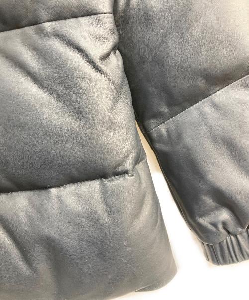 TOMORROW LAND（トゥモローランド）TOMORROW LAND (トゥモローランド) ラクーンファー付きレザーダウンジャケット ネイビー サイズ:Mの古着・服飾アイテム