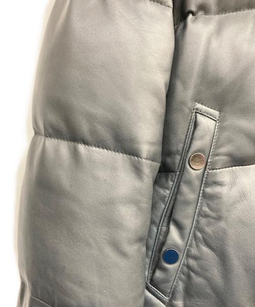 TOMORROW LAND（トゥモローランド）TOMORROW LAND (トゥモローランド) ラクーンファー付きレザーダウンジャケット ネイビー サイズ:Mの古着・服飾アイテム