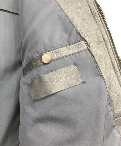 TOMORROW LAND（トゥモローランド）TOMORROW LAND (トゥモローランド) ラクーンファー付きレザーダウンジャケット ネイビー サイズ:Mの古着・服飾アイテム