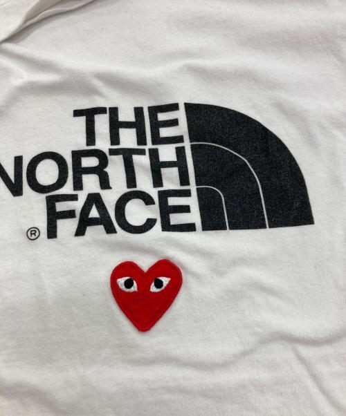 PLAY COMME des GARCONS（プレイコムデギャルソン）PLAY COMME des GARCONS (プレイコムデギャルソン) THE NORTH FACE (ザ ノース フェイス) ハートワッペン ロゴプリントTシャツ ホワイト サイズ:Lの古着・服飾アイテム
