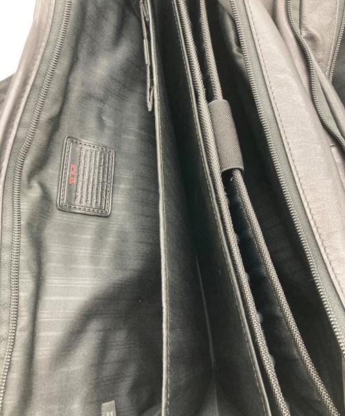 TUMI（トゥミ）TUMI (トゥミ) エクスパンダブル・オーガナイザー・レザー・コンピューター・ブリーフ ブラックの古着・服飾アイテム