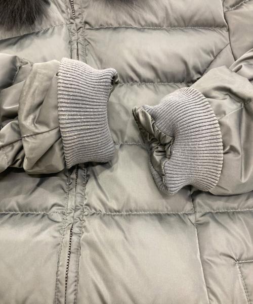 UNTITLED（アンタイトル）UNTITLED (アンタイトル) ブルーフォックスファーフーデットショートダウンコート グレー サイズ:3の古着・服飾アイテム