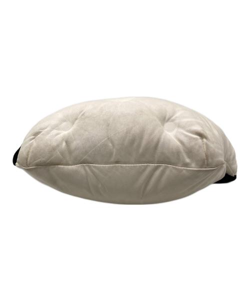 Maison Margiela（メゾンマルジェラ）Maison Margiela (メゾンマルジェラ) GLAM SLAM ボディバッグ ベージュの古着・服飾アイテム