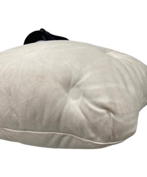 Maison Margiela（メゾンマルジェラ）Maison Margiela (メゾンマルジェラ) GLAM SLAM ボディバッグ ベージュの古着・服飾アイテム