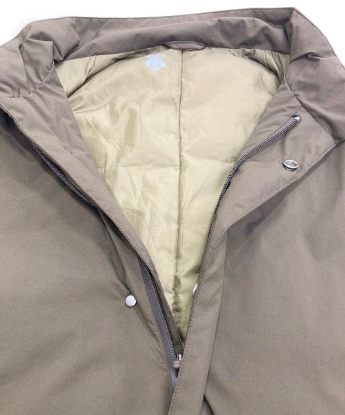 DESCENTE（デサント）DESCENTE (デサント) STAND COLLAR DOWN COAT オリーブの古着・服飾アイテム