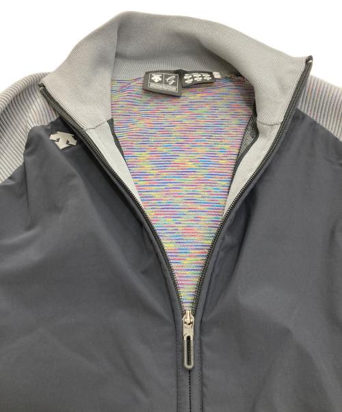 DESCENTE GOLF（デサントゴルフ）DESCENTE GOLF (デサントゴルフ) ポーラテックアルファ ニットジャケット グレー×ブラック サイズ:Ｍの古着・服飾アイテム