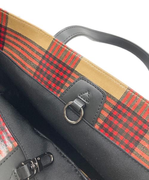 MACKINTOSH LONDON（マッキントッシュ ロンドン）MACKINTOSH LONDON (マッキントッシュ ロンドン) PVC チェック柄バッグ ベージュの古着・服飾アイテム