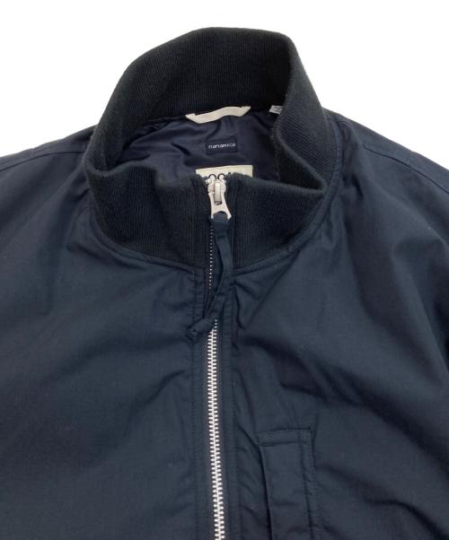 nanamica（ナナミカ）nanamica (ナナミカ) PILGRIM SURF+SUPPLY (ピルグリム サーフサプライ) Varsity JacketMA-1ジャケット 24AW 　S24FA059 ネイビー サイズ:Mの古着・服飾アイテム