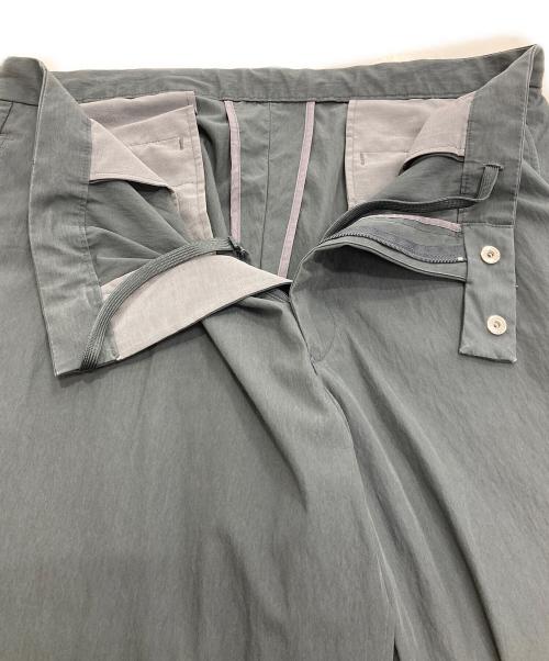 BEAMS PLUS（ビームスプラス）BEAMS PLUS (ビームスプラス) 1 Pleat Travel Comfort Cloth. グレー サイズ:XLの古着・服飾アイテム