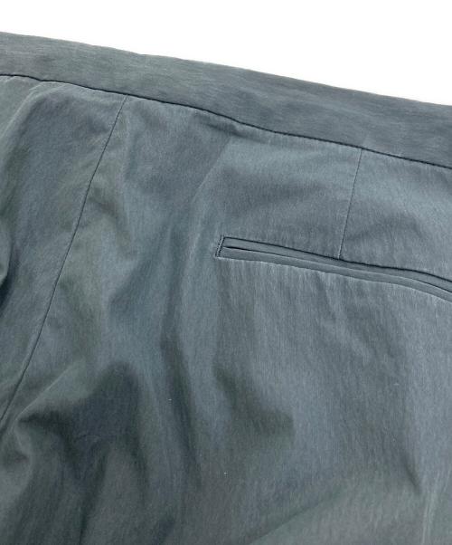 BEAMS PLUS（ビームスプラス）BEAMS PLUS (ビームスプラス) 1 Pleat Travel Comfort Cloth. グレー サイズ:XLの古着・服飾アイテム