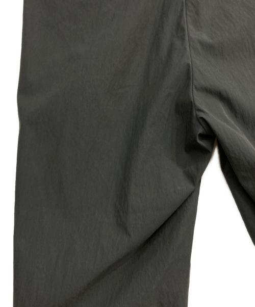 BEAMS PLUS（ビームスプラス）BEAMS PLUS (ビームスプラス) 1 Pleat Travel Comfort Cloth. グレー サイズ:XLの古着・服飾アイテム