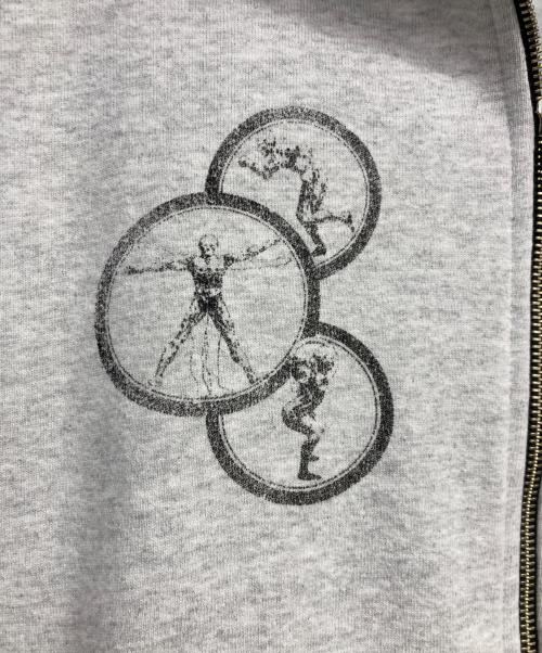 basketcase（バスケットケース）basketcase (バスケットケース) ジップパーカー  born to expire　8327-3-430099 グレー サイズ:Lの古着・服飾アイテム