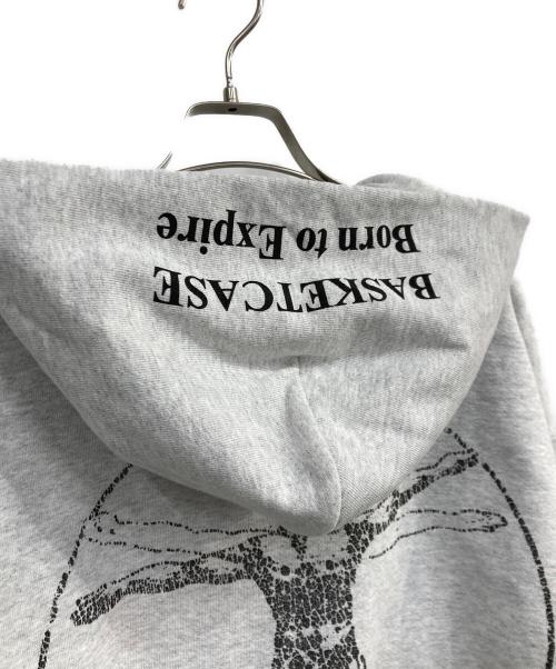 basketcase（バスケットケース）basketcase (バスケットケース) ジップパーカー  born to expire　8327-3-430099 グレー サイズ:Lの古着・服飾アイテム