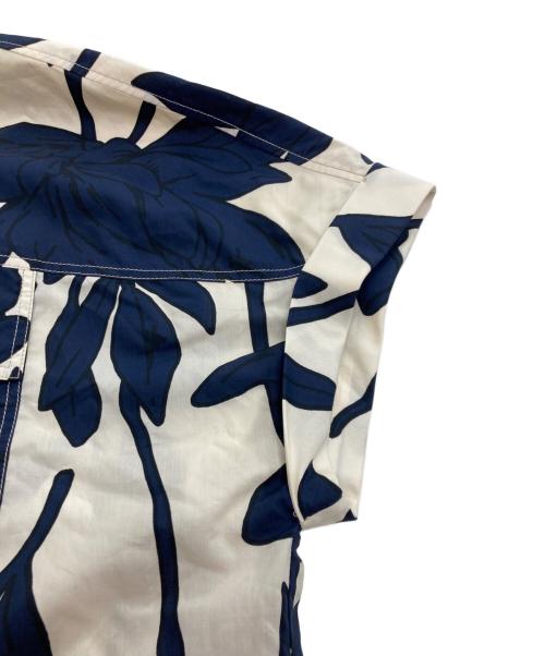 BRUNELLO CUCINELLI（ブルネロクチネリ）BRUNELLO CUCINELLI (ブルネロクチネリ) リーフプリント シャツ アイボリー×ネイビー サイズ:XSの古着・服飾アイテム
