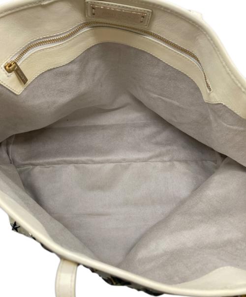 JIMMY CHOO（ジミーチュウ）JIMMY CHOO (ジミーチュウ) サシャ スタースタッズレザートートバッグ アイボリーの古着・服飾アイテム