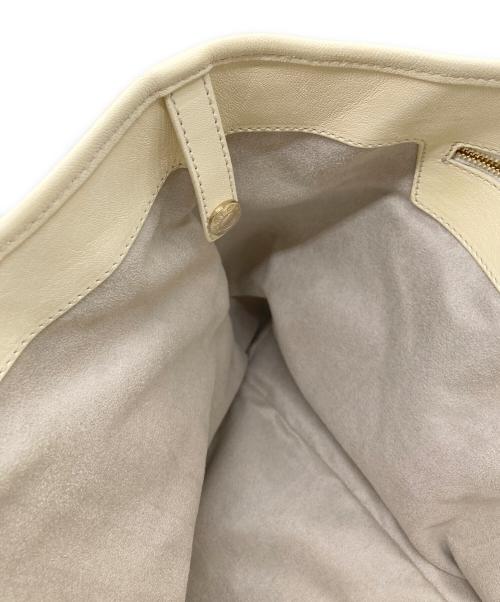 JIMMY CHOO（ジミーチュウ）JIMMY CHOO (ジミーチュウ) サシャ スタースタッズレザートートバッグ アイボリーの古着・服飾アイテム