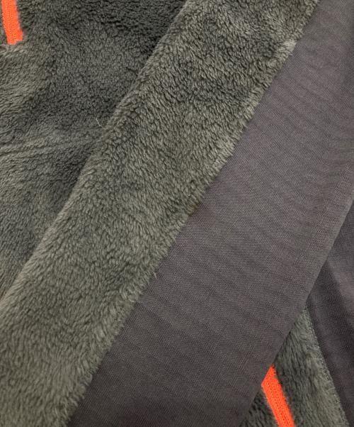 Patagonia（パタゴニア）Patagonia (パタゴニア) R2フリースジャケット　FA16　25138 グレー×オレンジ サイズ:XSの古着・服飾アイテム