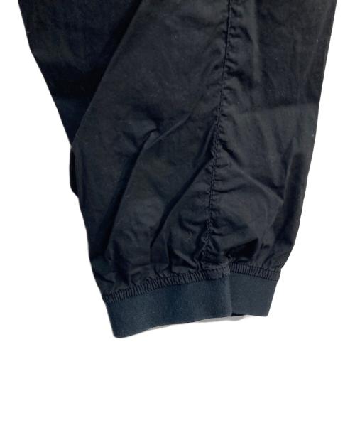 STONE ISLAND（ストーンアイランド）STONE ISLAND (ストーンアイランド) ガーメントダイコットンストレッチシャーリングテーパードカーゴパンツ　761531303 ブラック サイズ:30の古着・服飾アイテム