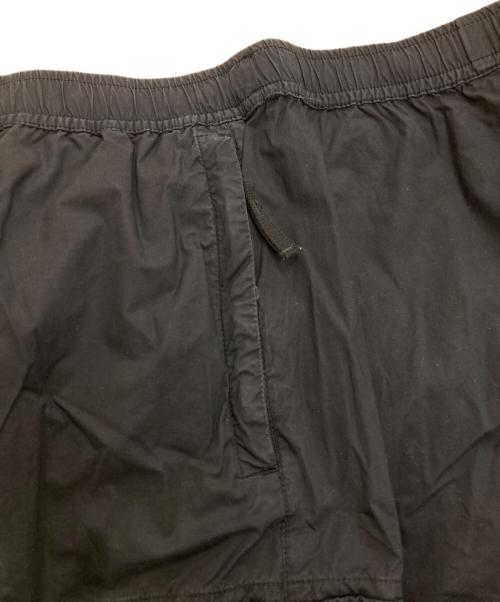 STONE ISLAND（ストーンアイランド）STONE ISLAND (ストーンアイランド) ガーメントダイコットンストレッチシャーリングテーパードカーゴパンツ　761531303 ブラック サイズ:30の古着・服飾アイテム