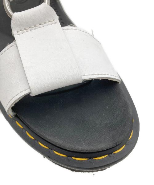 Dr.Martens（ドクターマーチン）Dr.Martens (ドクターマーチン) francisサンダル ホワイト×ブラック サイズ:UK5の古着・服飾アイテム