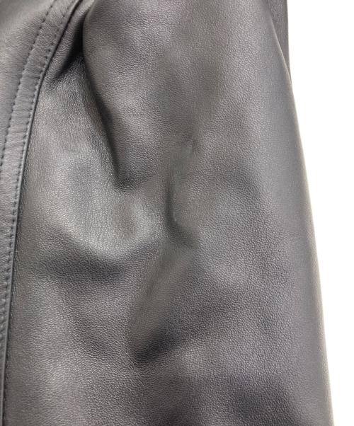 EMMETI（エンメティ）EMMETI (エンメティ) ANDREA ラムレザージャケット ブラック サイズ:46の古着・服飾アイテム