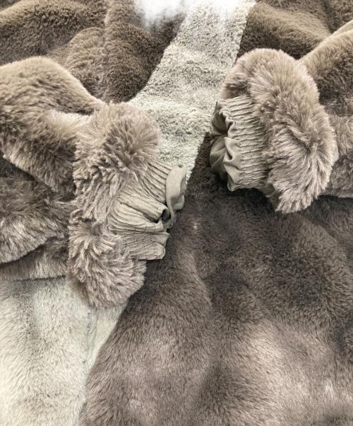 NIKE（ナイキ）NIKE (ナイキ) W FAUX FUR SWSH JKT　DO3792-220 ブラウン サイズ:Sの古着・服飾アイテム