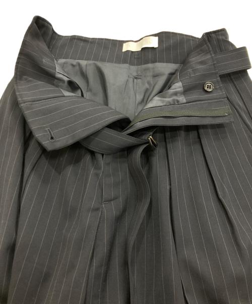 AP STUDIO（エーピーストゥディオ）AP STUDIO (エーピーストゥディオ) ストライプベルテッドパンツ　24030586720010 ネイビー サイズ:38の古着・服飾アイテム