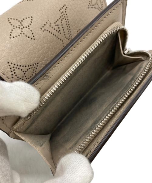 LOUIS VUITTON（ルイ ヴィトン）LOUIS VUITTON (ルイ ヴィトン) 3つ折り財布　ポルトフォイユ・イリス XS ベージュの古着・服飾アイテム