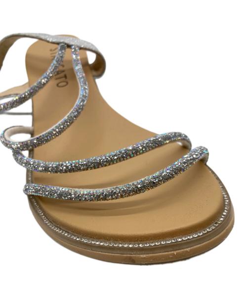 STACCATO（スタッカート）STACCATO (スタッカート) コードストラップシャイニーフラットサンダル シルバー×ブラウン サイズ:24.5cmの古着・服飾アイテム