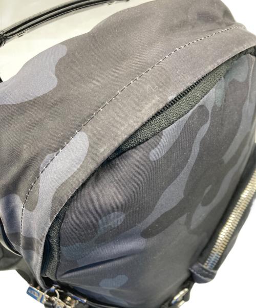 TUMI（トゥミ）TUMI (トゥミ) スターリングバックパック　Devoe ネイビーカモの古着・服飾アイテム