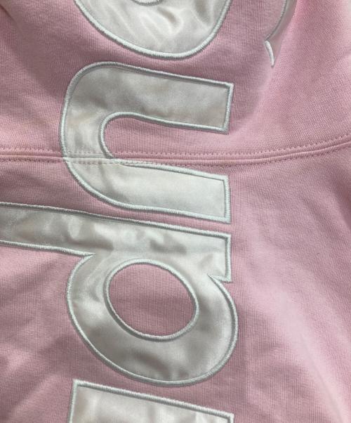 SUPREME（シュプリーム）SUPREME (シュプリーム) Satin Applique Hooded Sweatshirt　23FW ピンク サイズ:Mの古着・服飾アイテム