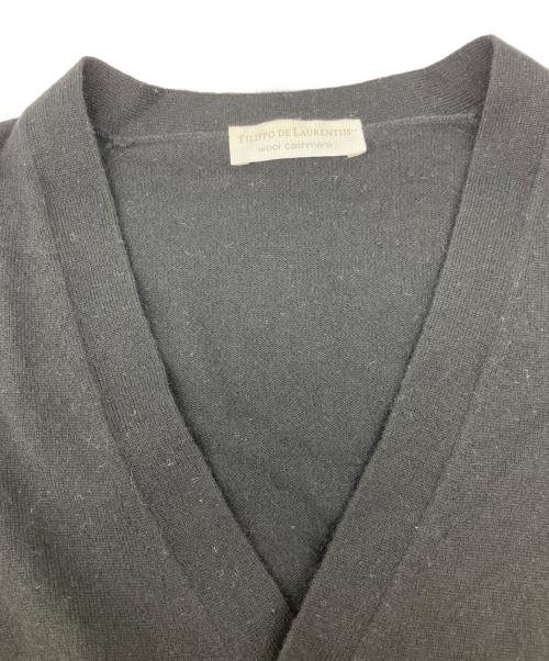 FILIPPO DE LAURENTIIS（フィリッポ・デ・ローレンティス）FILIPPO DE LAURENTIIS (フィリッポ・デ・ローレンティス) カシミヤ混Vネックニットカーディガン ブラック サイズ:48の古着・服飾アイテム