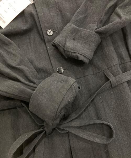 CAMPHOR WOOD（カンファーウッド）camphor wood (カンファーウッド) open collar cotton linen belted l/s jump suit ブラック サイズ:M 未使用品の古着・服飾アイテム