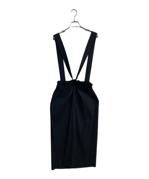 me ISSEY MIYAKE（ミーイッセイ ミヤケ）me ISSEY MIYAKE (ミーイッセイ ミヤケ) サスペンダー付プリーツスカート　MI54KG837 ブラック サイズ:Freeの古着・服飾アイテム