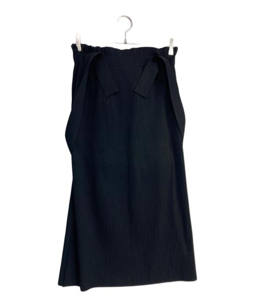 me ISSEY MIYAKE（ミーイッセイ ミヤケ）me ISSEY MIYAKE (ミーイッセイ ミヤケ) サスペンダー付プリーツスカート　MI54KG837 ブラック サイズ:Freeの古着・服飾アイテム