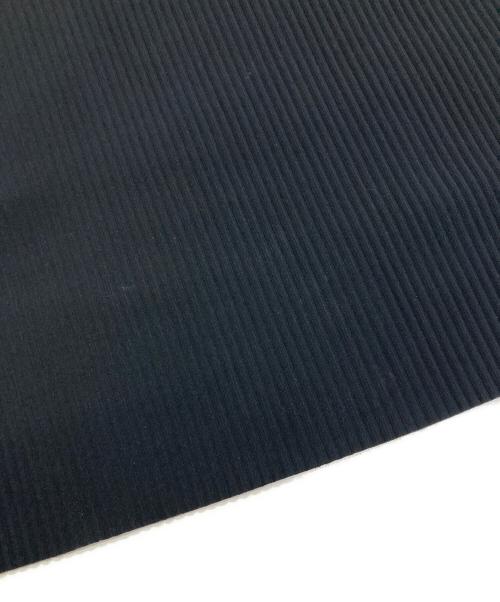 me ISSEY MIYAKE（ミーイッセイ ミヤケ）me ISSEY MIYAKE (ミーイッセイ ミヤケ) サスペンダー付プリーツスカート　MI54KG837 ブラック サイズ:Freeの古着・服飾アイテム