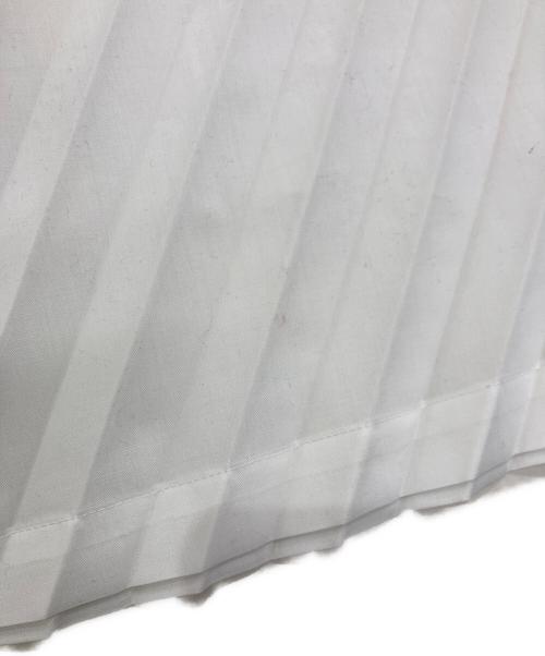 me ISSEY MIYAKE（ミーイッセイ ミヤケ）me ISSEY MIYAKE (ミーイッセイ ミヤケ) ANGLE PLEATS SHIRT ホワイト サイズ:Freeの古着・服飾アイテム