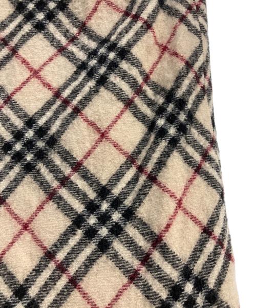 BURBERRY BLUE LABEL（バーバリー ブルー レーベル）BURBERRY BLUE LABEL (バーバリー ブルー レーベル) チェックミニスカート ベージュ×レッド サイズ:36の古着・服飾アイテム