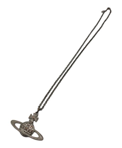 Vivienne Westwood（ヴィヴィアンウエストウッド）Vivienne Westwood (ヴィヴィアンウエストウッド) レリーフ オーブ ペンダント シルバーの古着・服飾アイテム