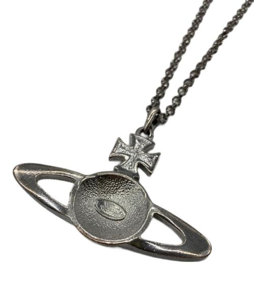 Vivienne Westwood（ヴィヴィアンウエストウッド）Vivienne Westwood (ヴィヴィアンウエストウッド) レリーフ オーブ ペンダント シルバーの古着・服飾アイテム