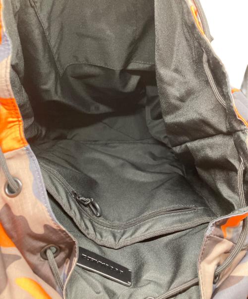DSQUARED2（ディースクエアード）DSQUARED2 (ディースクエアード) CERESIO 9 CAMO BIG BACKPACK オレンジ×グレーの古着・服飾アイテム