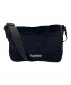 SUPREMEシュプリーム）の古着「Velvet Small Messenger Bag」｜ブラック